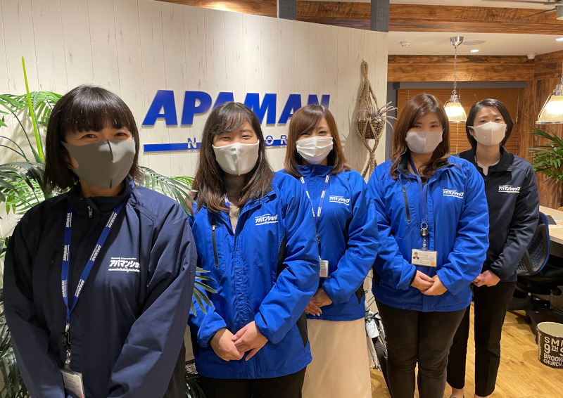 茅ケ崎店スタッフ集合写真