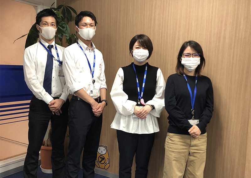 スタッフ集合写真