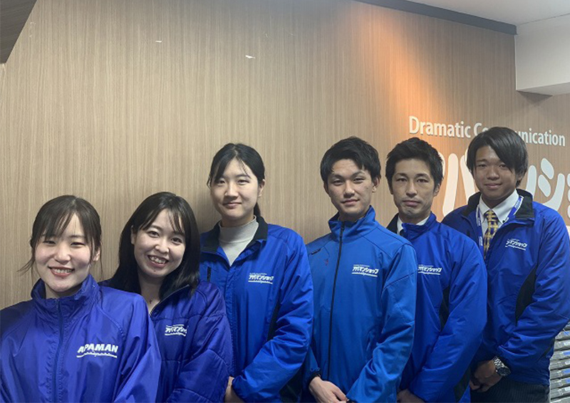 スタッフ集合写真
