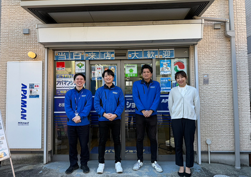 スタッフ集合写真