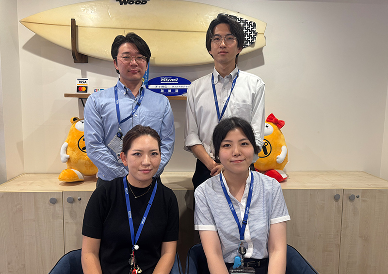 スタッフ集合写真
