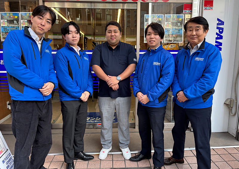 スタッフ集合写真